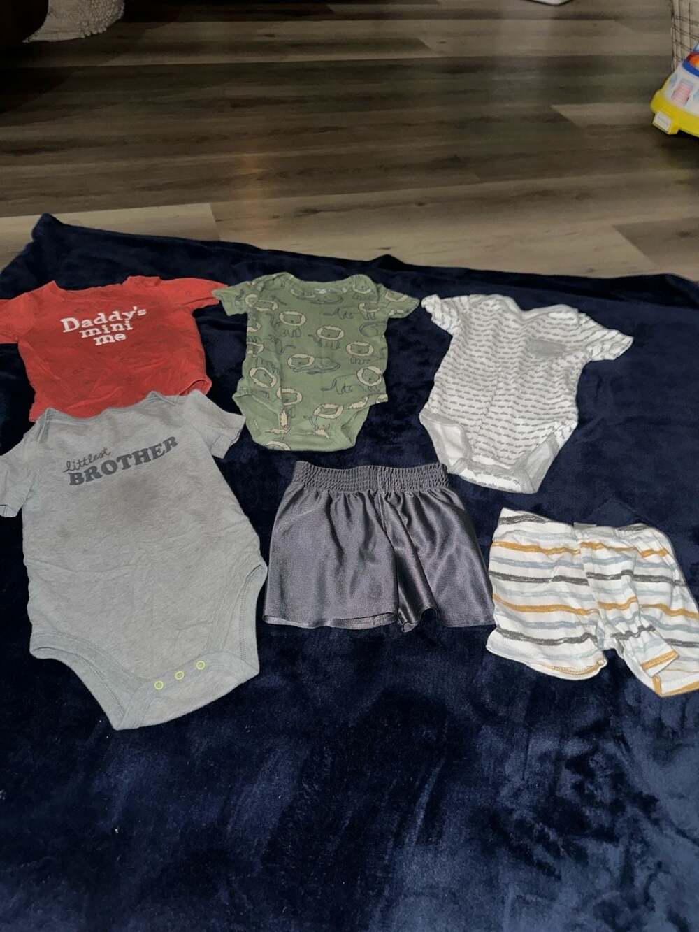 Carter's Baby Boy 6-Piece Bodysuits and Shorts Bundle Set 18mths